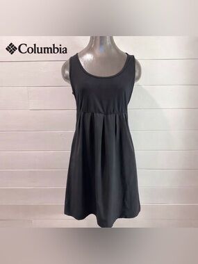 COLUMBIA Black sport dress size  M